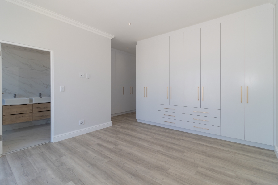 4 Bedroom Property for Sale in Sandown Western Cape